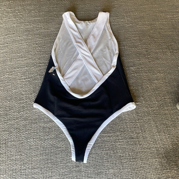 NWT BEACH RIOT Steph One-Piece! - Picture 7 of 9